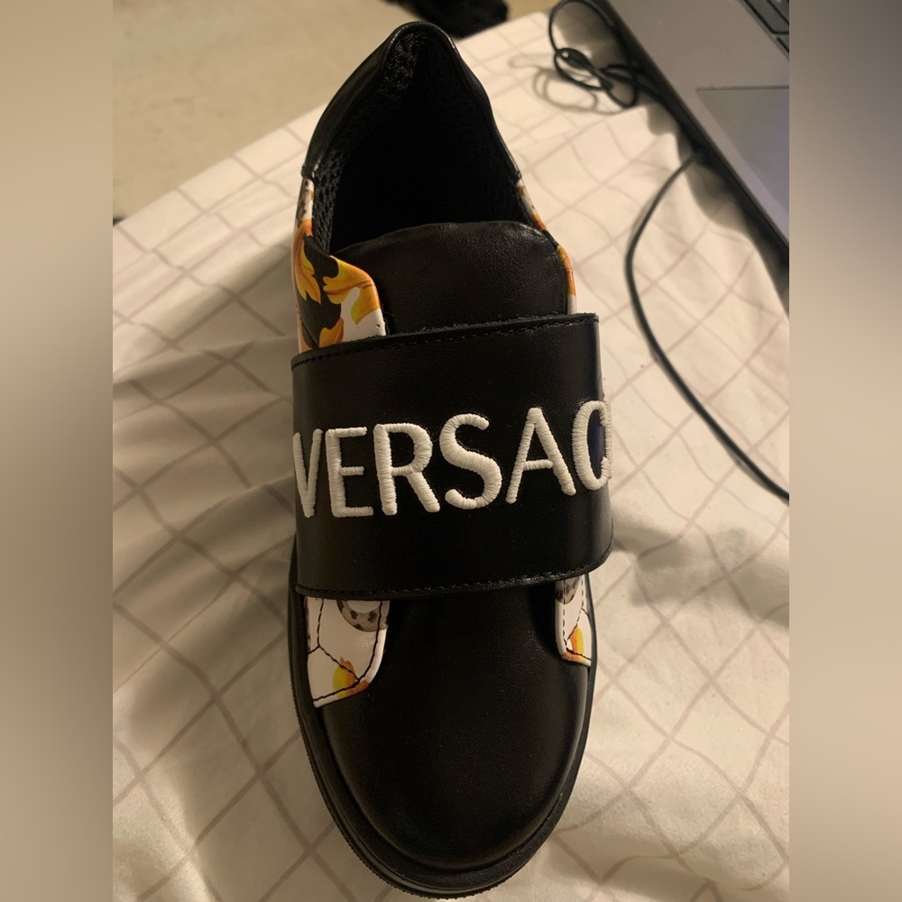 Brand New Never worn Versace unisex black sneakers